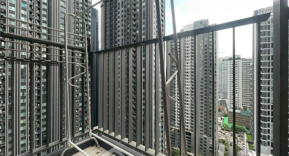Condo en alquiler de 2 habitaciones en Huai Khwang, Bangkok