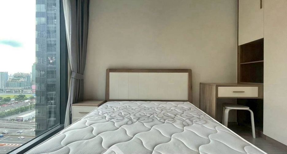 Condo en alquiler de 2 habitaciones en Huai Khwang, Bangkok