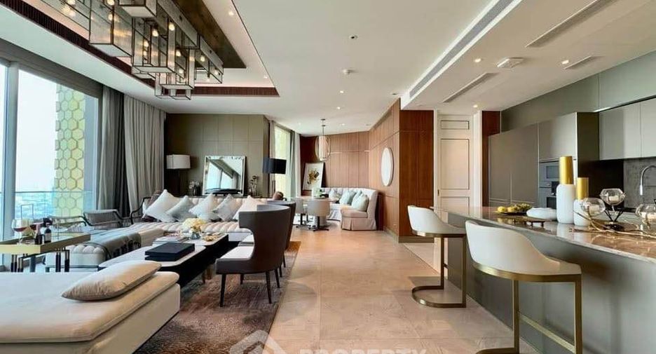For rent 3 bedrooms condo in Khlong San, Bangkok