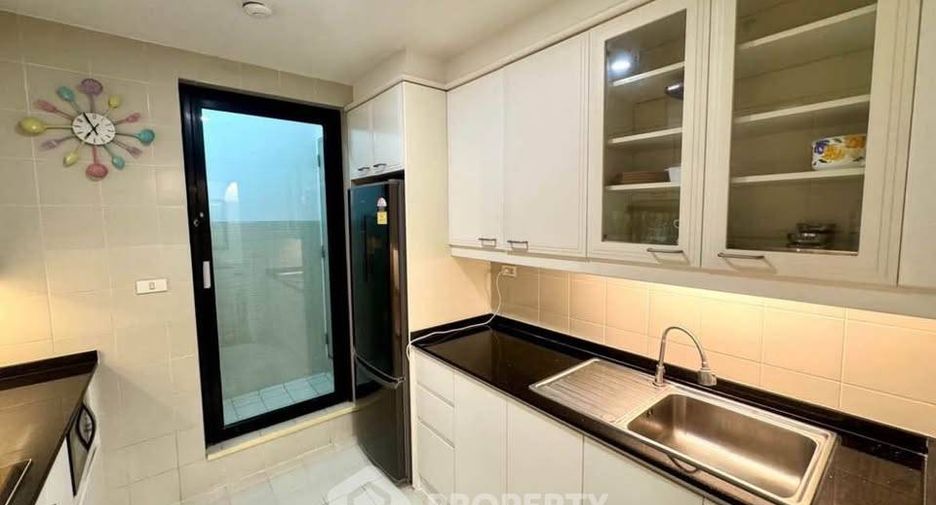 For rent 2 bedrooms condo in Sathon, Bangkok