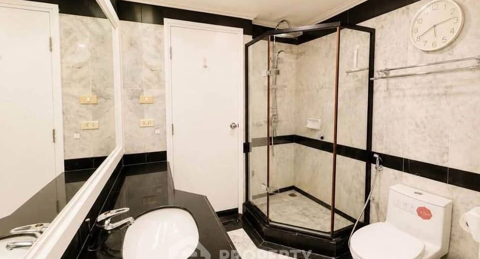 For rent 2 bedrooms condo in Sathon, Bangkok