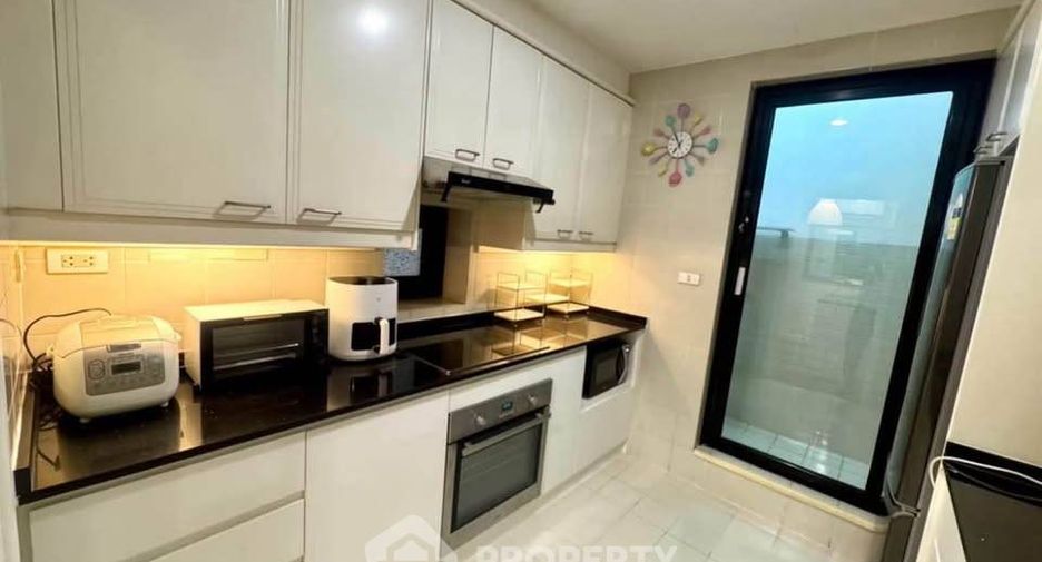 For rent 2 bedrooms condo in Sathon, Bangkok