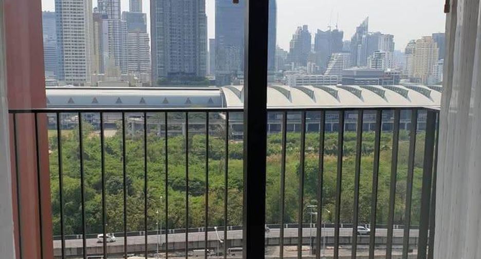 Wohnung zur Miete mit 1 Zimmer in Huai Khwang, Bangkok