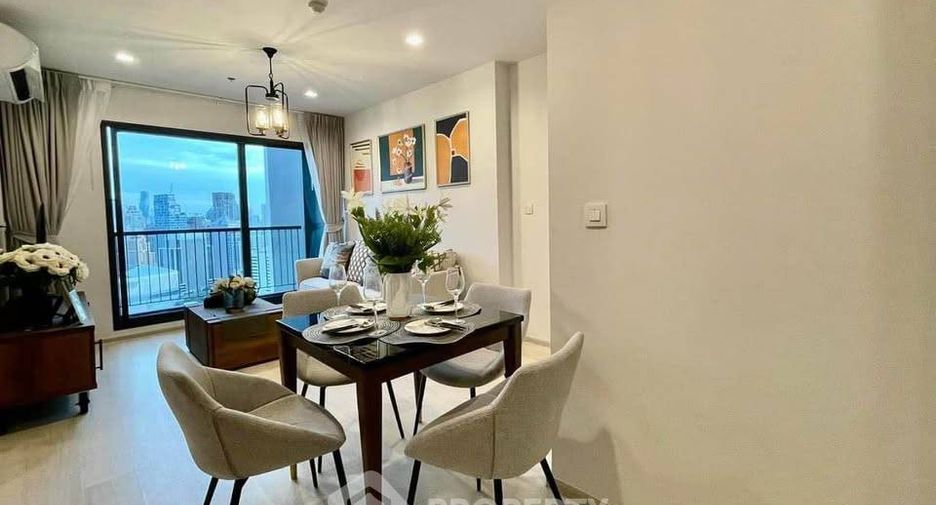 For rent 2 bedrooms condo in Pathum Wan, Bangkok