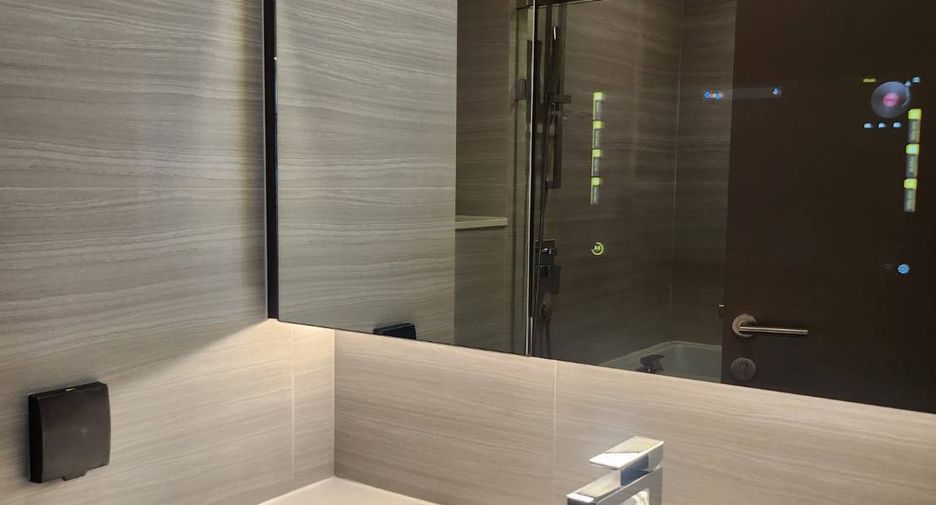 For rent 2 bedrooms condo in Watthana, Bangkok