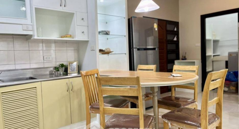 For rent 2 bedrooms condo in Watthana, Bangkok