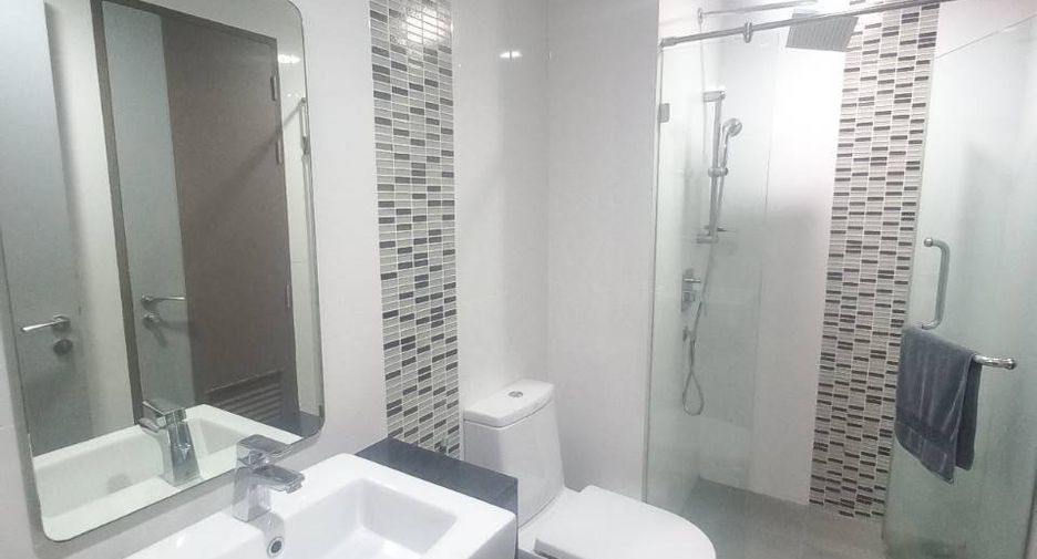 Condo en alquiler de 1 habitaciones en Khlong Toei, Bangkok