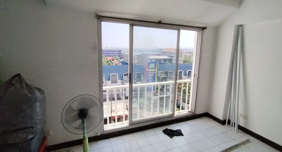 For sale 1 bed condo in Lat Phrao, Bangkok