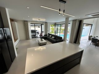 For sale and for rent 4 bedrooms villa in Mueang Phuket, Phuket