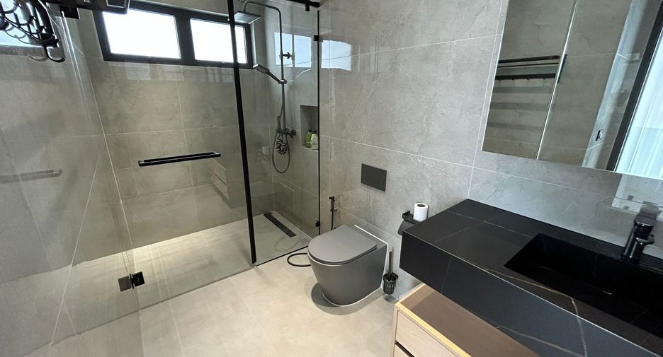 For sale and for rent 4 bedrooms villa in Mueang Phuket, Phuket