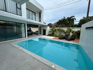 For sale and for rent 4 bedrooms villa in Mueang Phuket, Phuket