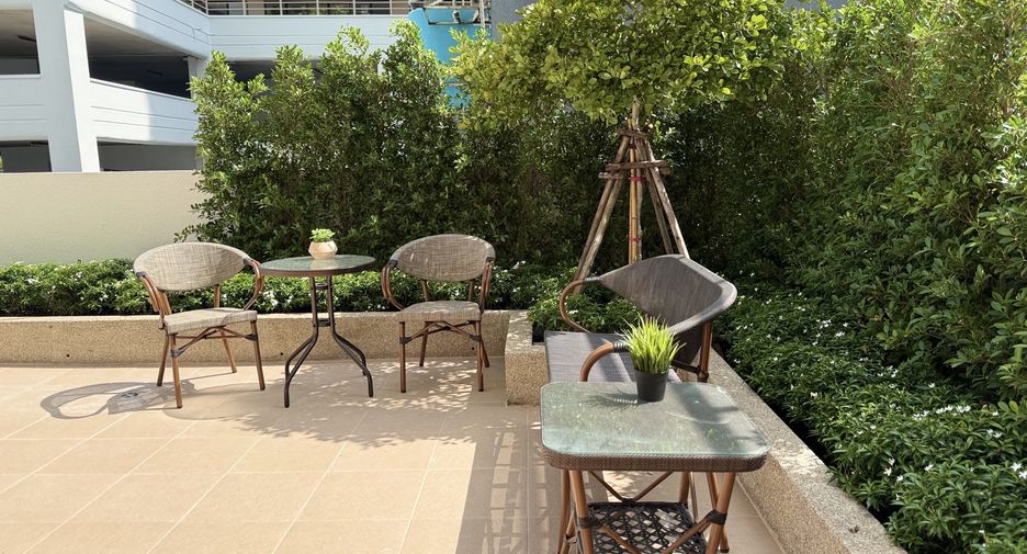 For sale 3 bedrooms condo in Watthana, Bangkok