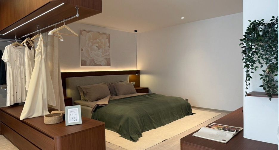 For sale 3 bedrooms condo in Watthana, Bangkok