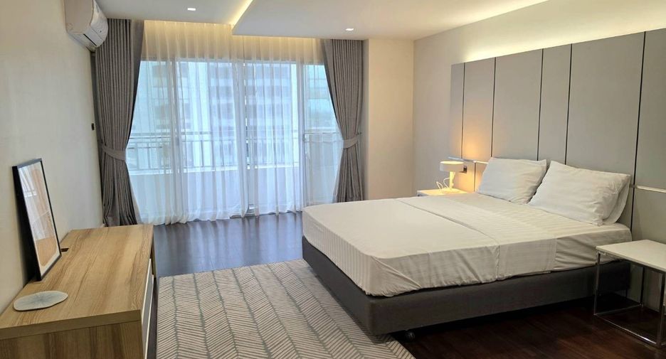 For rent 3 bedrooms condo in Sathon, Bangkok