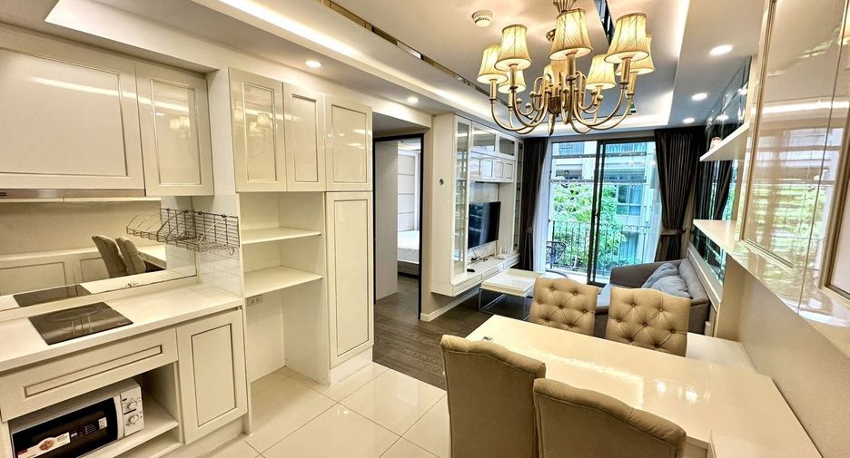 For rent 2 bedrooms apartment in Huai Khwang, Bangkok