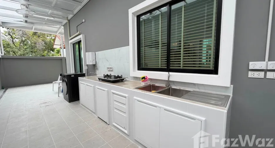 For rent 5 bedrooms house in Suan Luang, Bangkok