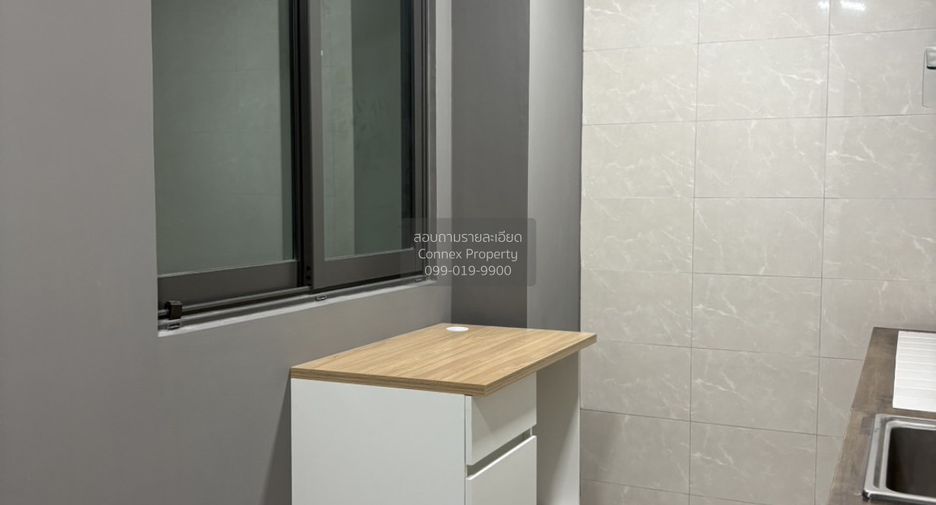 For rent 3 bedrooms townhouse in Bang Phli, Samut Prakan