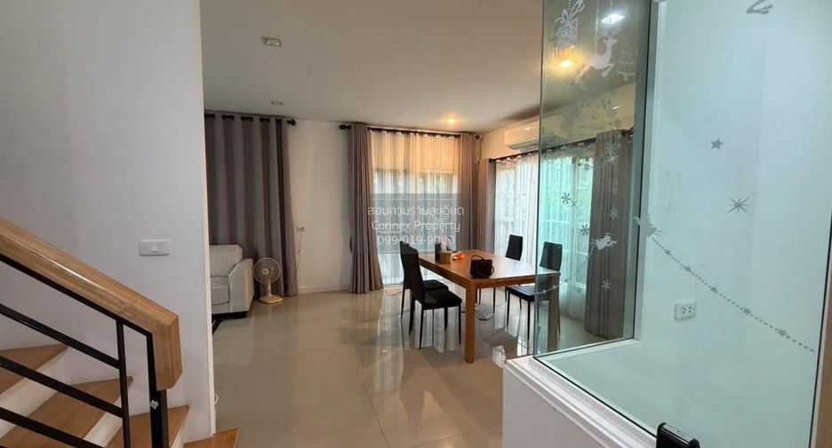 À louer 4 chambres maison à Bang Khae, Bangkok