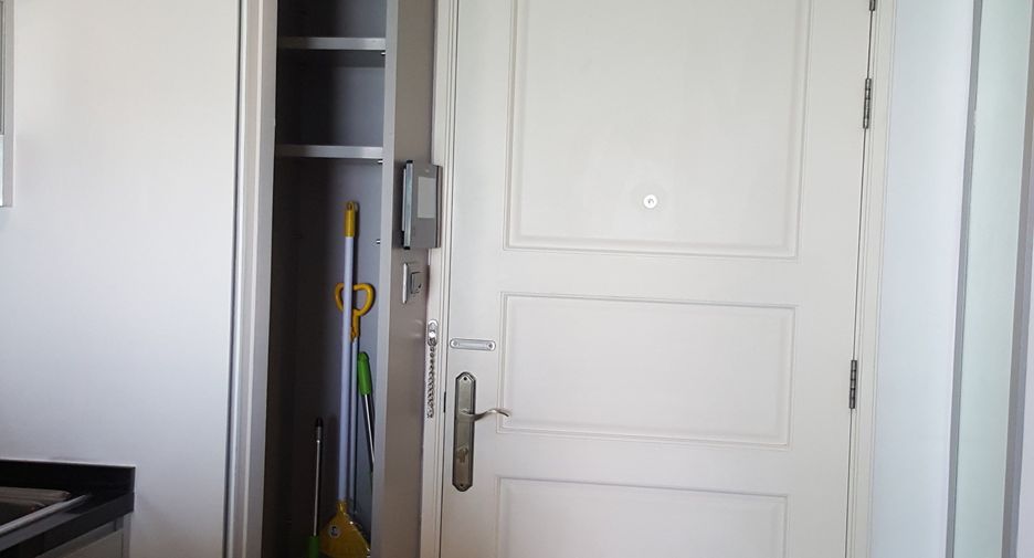For rent 1 bed condo in Huai Khwang, Bangkok