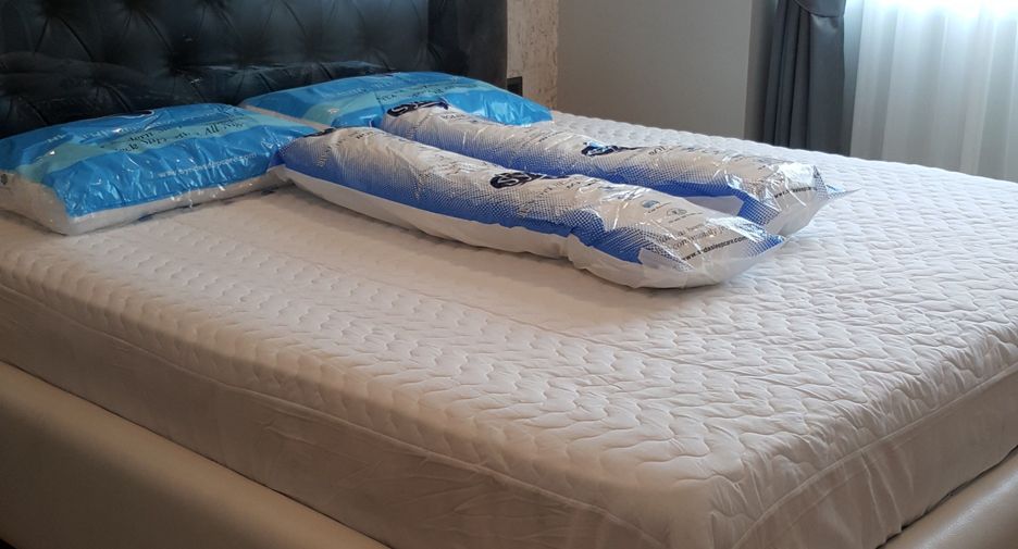 For rent 1 bed condo in Huai Khwang, Bangkok