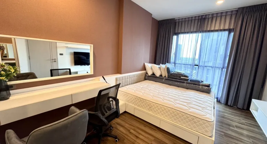 For rent 2 bedrooms condo in Khlong Toei, Bangkok