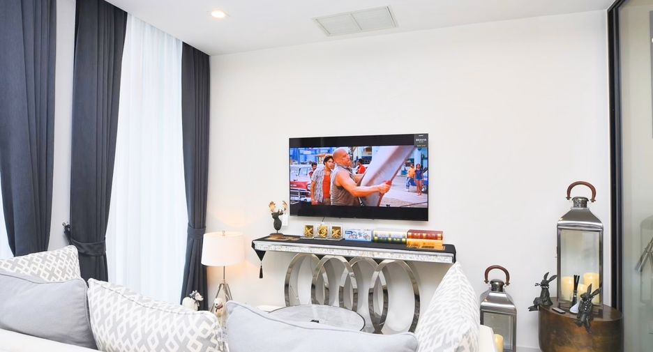 For rent 1 bed condo in Pathum Wan, Bangkok