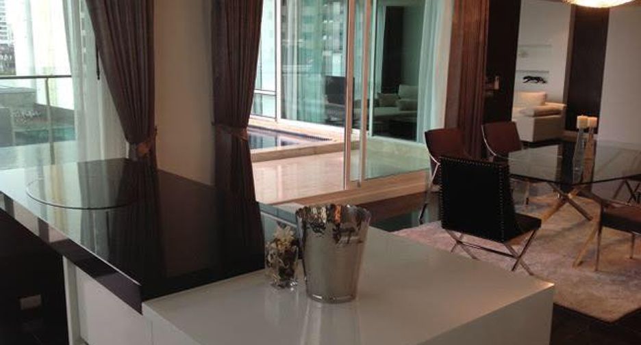 À louer 3 chambres condo à Khlong Toei, Bangkok