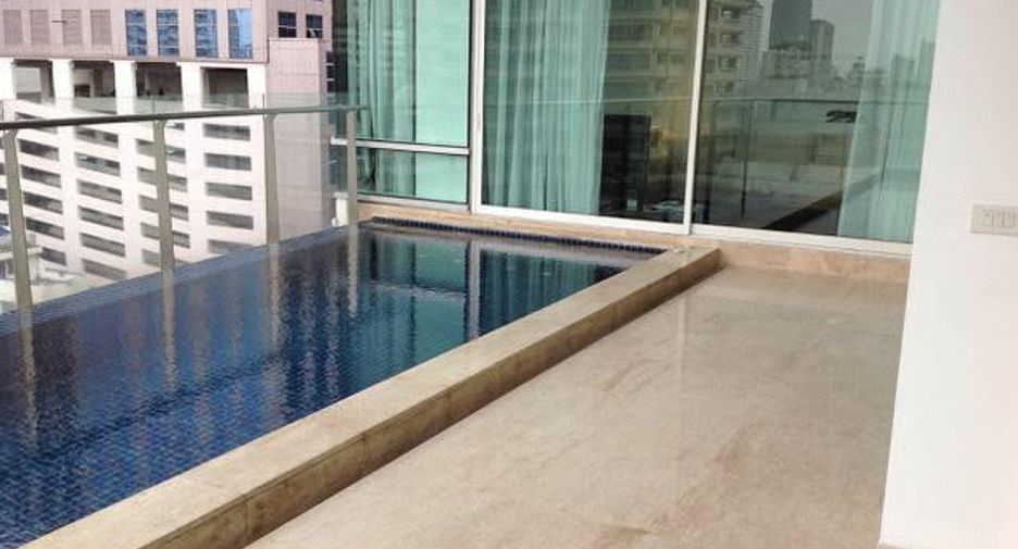 À louer 3 chambres condo à Khlong Toei, Bangkok