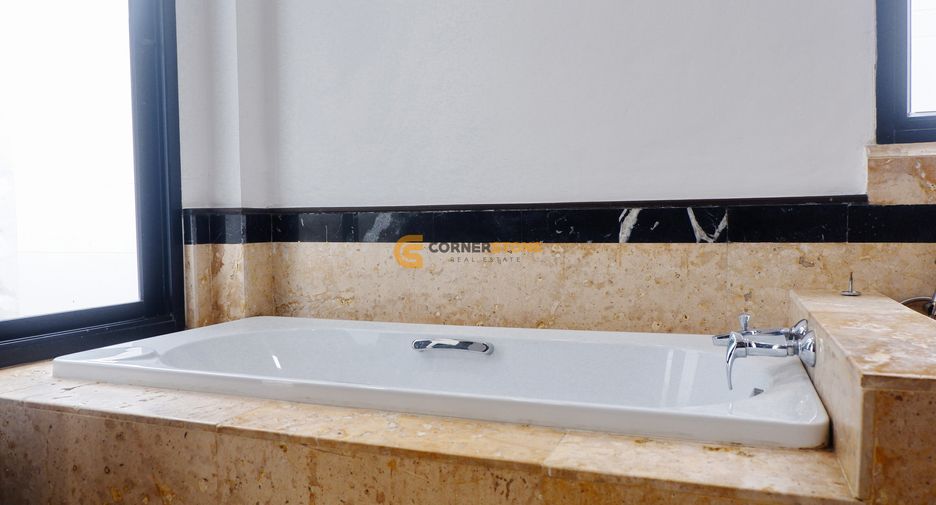 For rent and for sale 4 bedrooms house in Bang Lamung, Chonburi