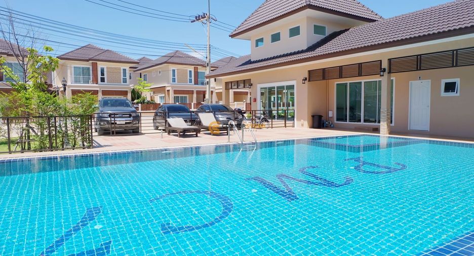 Casa en alquiler de 3 habitaciones en Bang Lamung, Chonburi