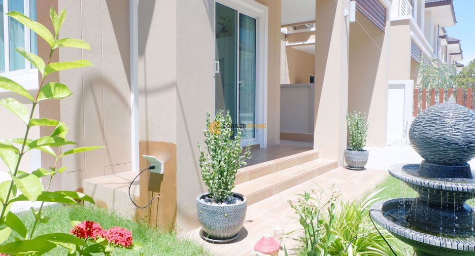 Casa en alquiler de 3 habitaciones en Bang Lamung, Chonburi