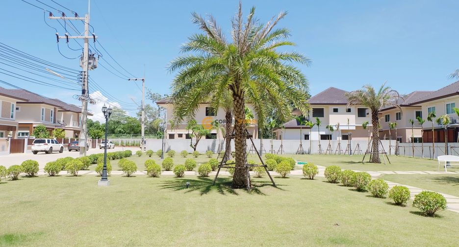 Casa en alquiler de 3 habitaciones en Bang Lamung, Chonburi