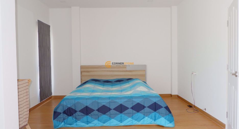 Casa en alquiler de 3 habitaciones en Bang Lamung, Chonburi