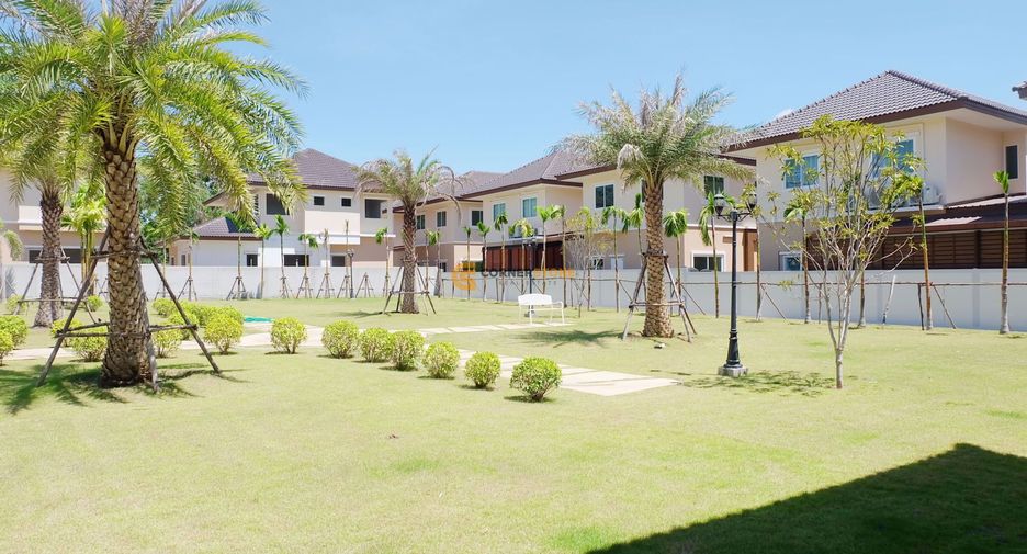Casa en alquiler de 3 habitaciones en Bang Lamung, Chonburi