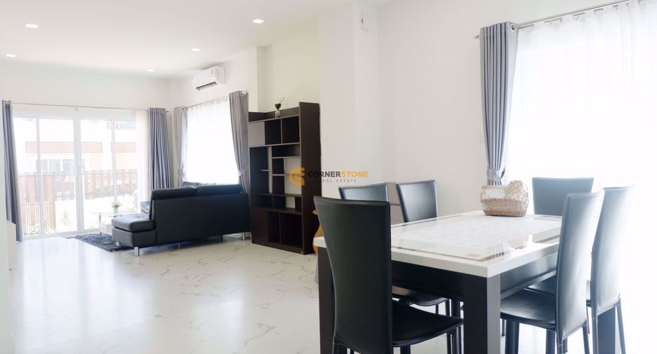 Casa en alquiler de 3 habitaciones en Bang Lamung, Chonburi