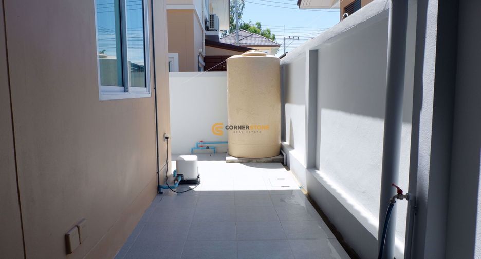 Casa en alquiler de 3 habitaciones en Bang Lamung, Chonburi