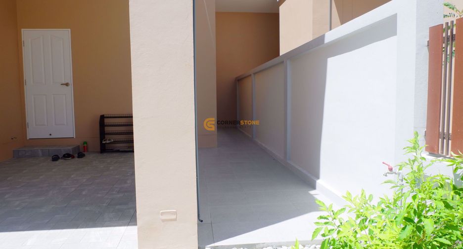Casa en alquiler de 3 habitaciones en Bang Lamung, Chonburi