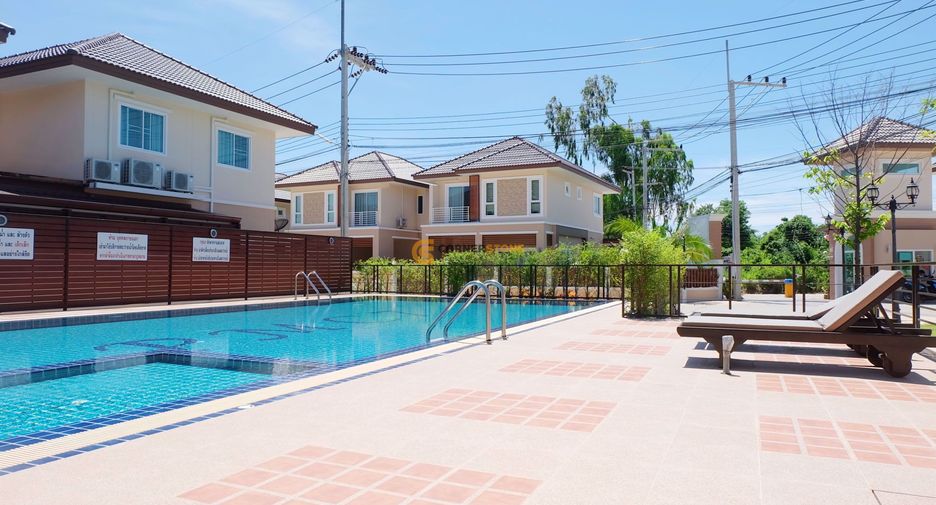 Casa en alquiler de 3 habitaciones en Bang Lamung, Chonburi