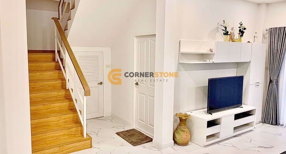 Casa en alquiler de 3 habitaciones en Bang Lamung, Chonburi