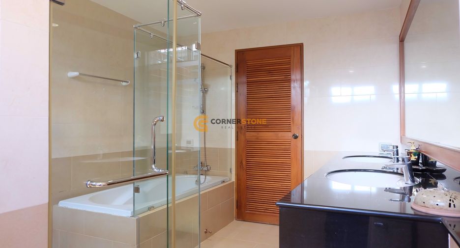 For rent 3 bedrooms house in Huay Yai, Pattaya
