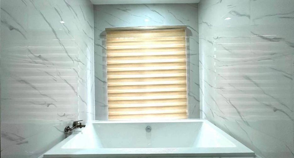 For rent 5 bedrooms villa in Bang Lamung, Chonburi