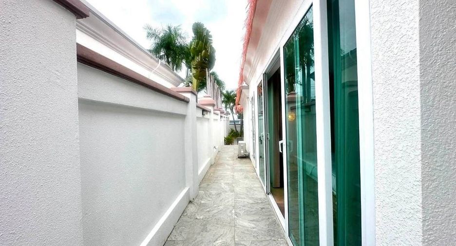 For rent 5 bedrooms villa in Bang Lamung, Chonburi