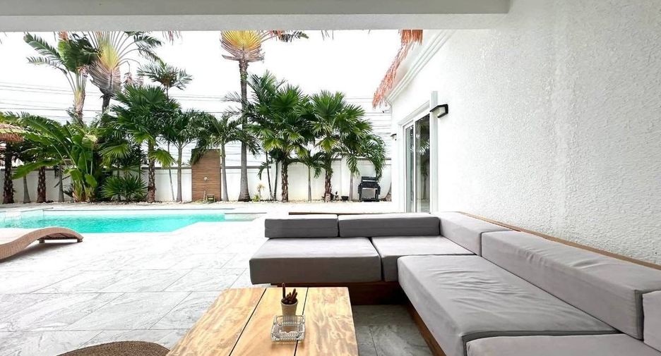 For rent 5 bedrooms villa in Bang Lamung, Chonburi