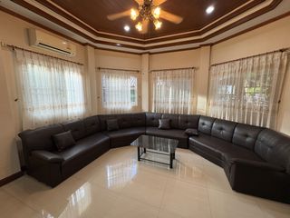 For rent 5 bedrooms house in Mueang Chiang Mai, Chiang Mai