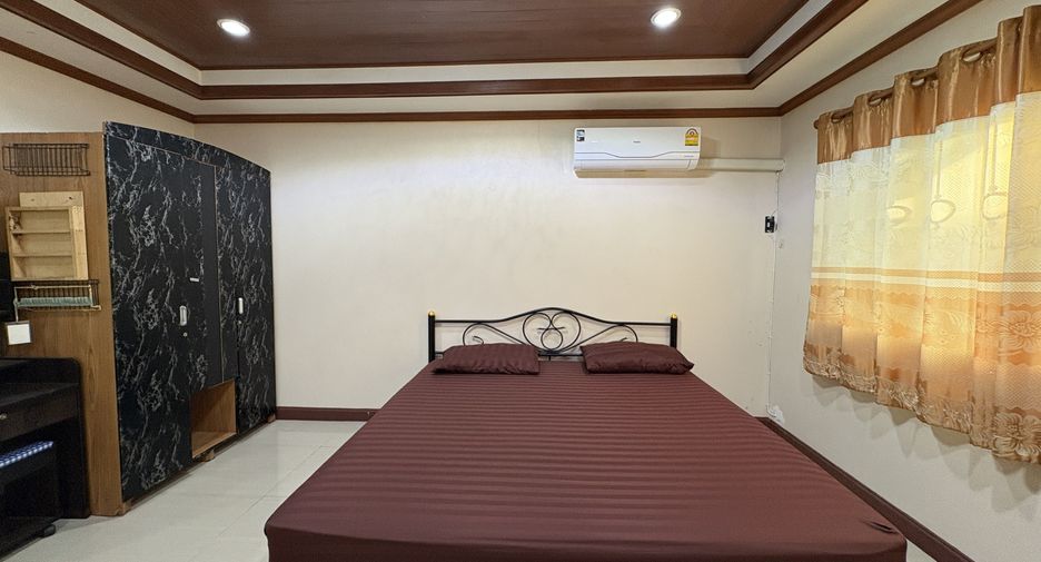For rent 5 bedrooms house in Mueang Chiang Mai, Chiang Mai