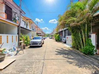 À vendre 3 chambres maison de ville à Thalang, Phuket