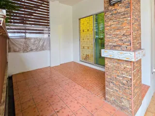 À vendre 3 chambres maison de ville à Thalang, Phuket