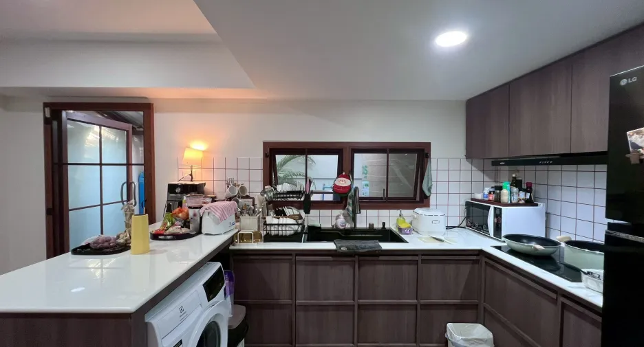 À vendre et à louer 3 chambres maison de ville à Mueang Udon Thani, Udon Thani