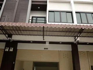 For sale 3 bedrooms townhouse in Mueang Nakhon Si Thammarat, Nakhon Si Thammarat