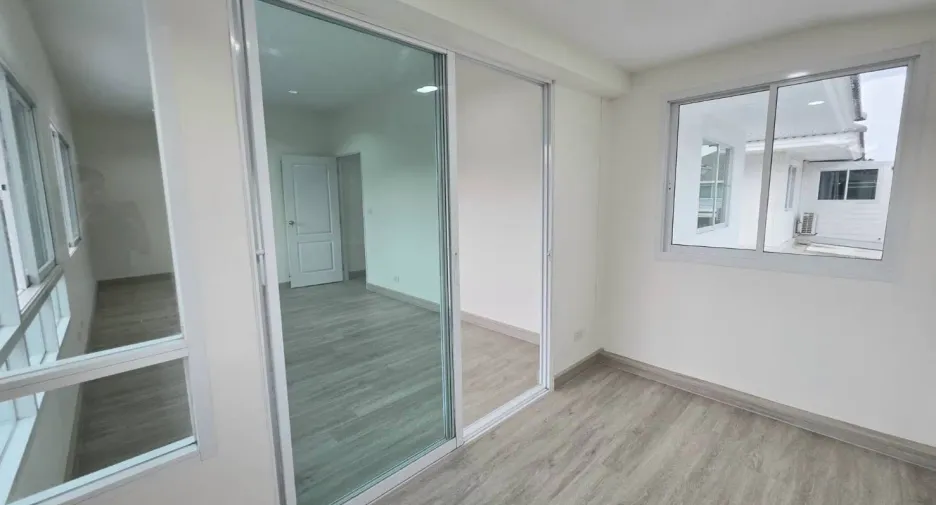 For sale 4 bedrooms house in Bang Yai, Nonthaburi